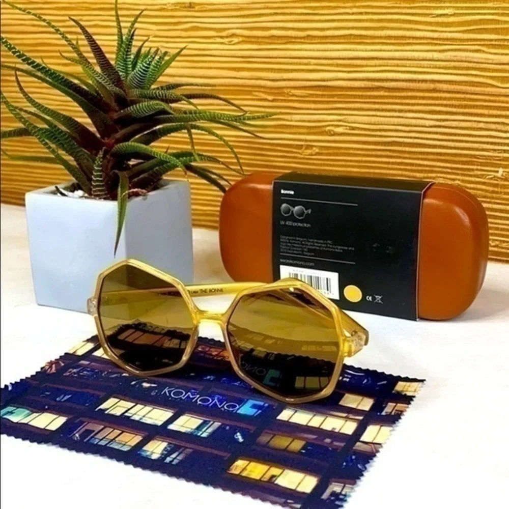 Komono Bonnie Sunglasses NEW oversized Clear Gold geometric